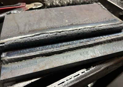 Schweißnaht an Stahlbauteil