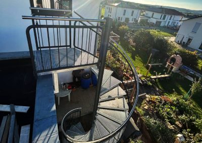 Spindeltreppe zum Balkon